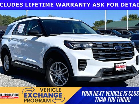 Used 2025 Ford Explorer Active RWD image 1