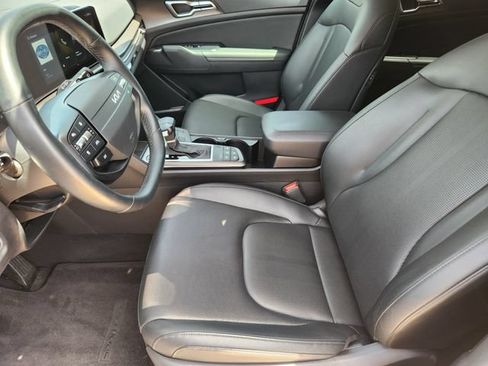 Certified 2026 Kia Sportage EX FWD image 13