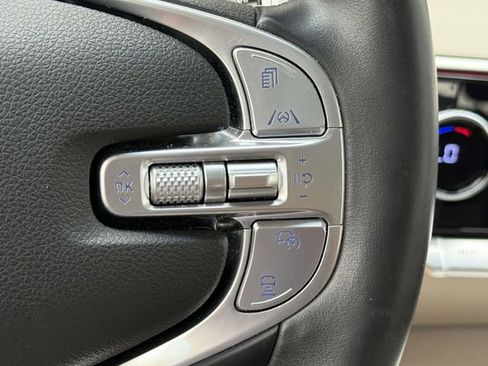 Used 2024 Genesis GV70 2.5T w/ Advanced Package AWD/4WD image 23