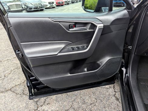 Used 2024 Toyota RAV4 SE image 12