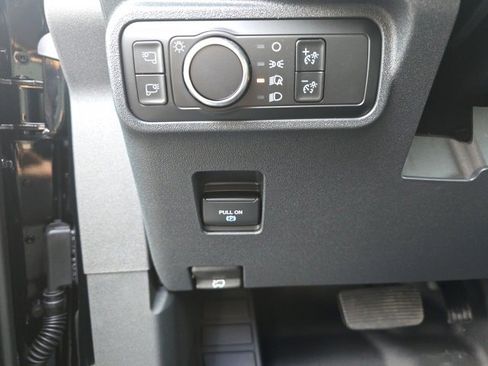 Used 2024 Ford Bronco Badlands image 11