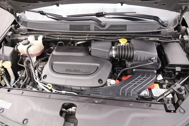 Used 2025 Chrysler Pacifica Limited FWD image 31