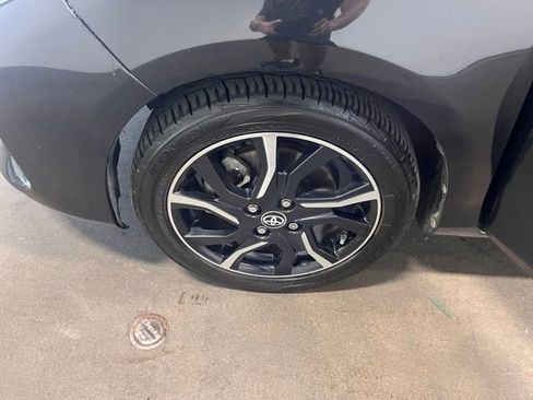 Used 2015 Toyota Yaris SE image 29