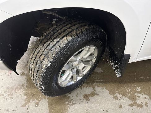 Certified 2024 Chevrolet Silverado 1500 LT w/ Z71 Off-Road Package image 16