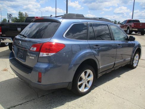 Used 2013 Subaru Outback 2.5i Limited AWD/4WD image 6