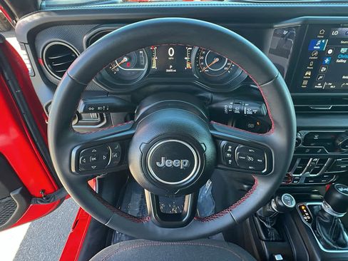 Certified 2024 Jeep Wrangler Unlimited Rubicon image 18