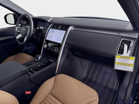 New 2026 Land Rover Discovery Limited Edition image 31