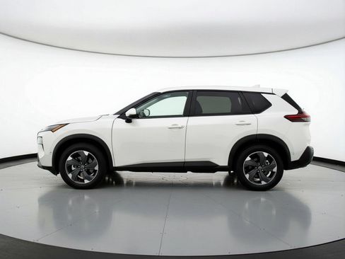 Used 2025 Nissan Rogue SV image 5