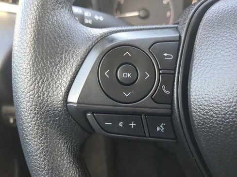 Used 2025 Toyota Corolla LE FWD image 21