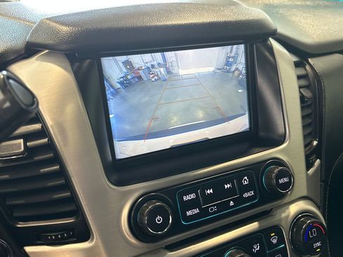 Used 2018 GMC Yukon XL SLT w/ Open Road Package AWD/4WD image 24