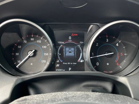 Used 2017 Jaguar XF Premium image 18