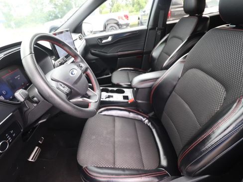 Used 2024 Ford Escape ST-Line w/ Tech Pack #1 FWD image 2