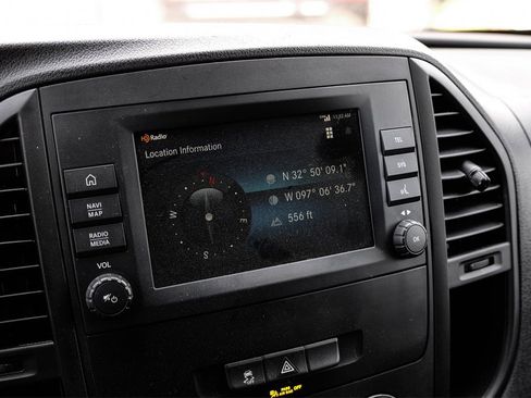 Used 2023 Mercedes-Benz Metris image 27