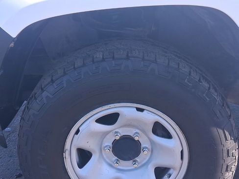 Used 2020 Toyota Tacoma SR image 12