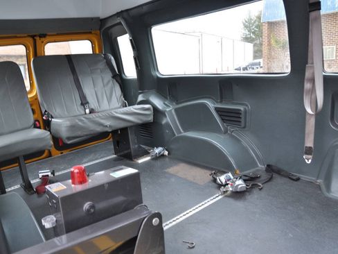 Used 2014 Ford E-250 and Econoline 250 Extended w/ Power Group RWD image 28