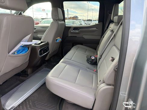 Used 2023 Chevrolet Silverado 1500 LTZ image 9