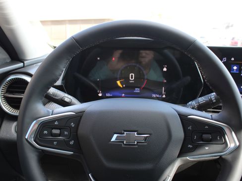 Used 2025 Chevrolet Trax ACTIV w/ Driver Confidence Package image 24