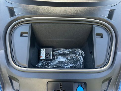 Used 2025 Porsche Taycan 4S image 40