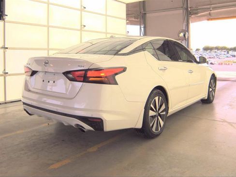 Used 2020 Nissan Altima 2.5 SV image 11
