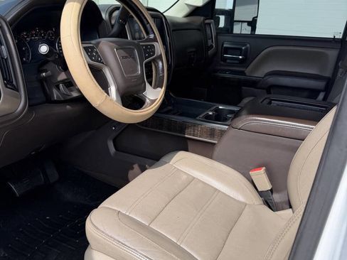 Used 2016 GMC Sierra 2500 Denali w/ Duramax Plus Package AWD/4WD image 13