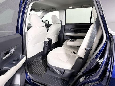 Used 2024 Toyota Grand Highlander AWD image 44