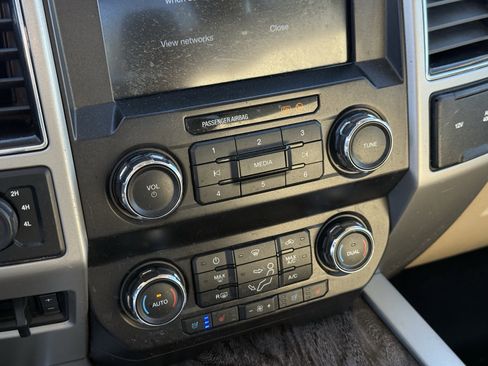 Used 2019 Ford F250 Lariat w/ Lariat Ultimate Package image 22