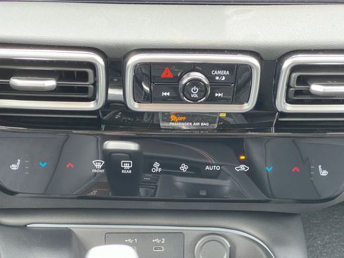 New 2026 Nissan Sentra SR FWD image 4