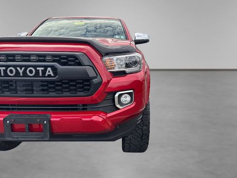 Used 2016 Toyota Tacoma Limited w/ Towing Package AWD/4WD image 21