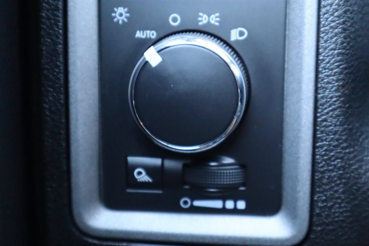 Used 2014 RAM 2500 Tradesman w/ Chrome Appearance Group AWD/4WD image 28