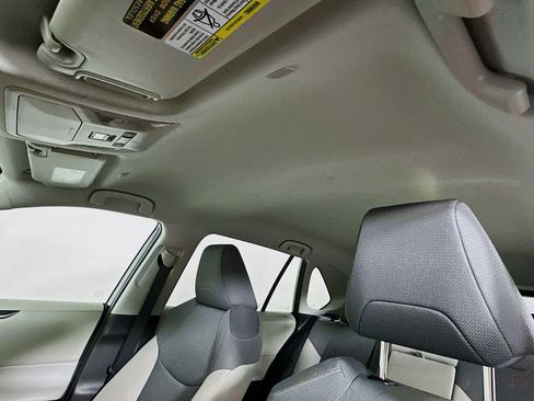 Used 2025 Toyota RAV4 XLE FWD image 11
