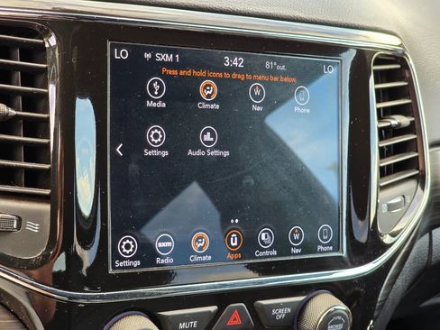 Used 2020 Jeep Grand Cherokee Laredo AWD/4WD image 21