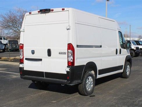 New 2024 RAM ProMaster 2500 w/ Quick Order Package 22H SLT+ image 3