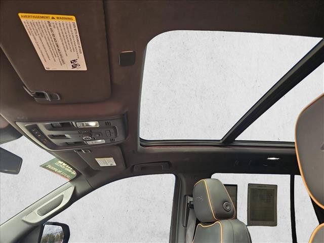 Used 2022 GMC Yukon AT4 AWD/4WD image 16