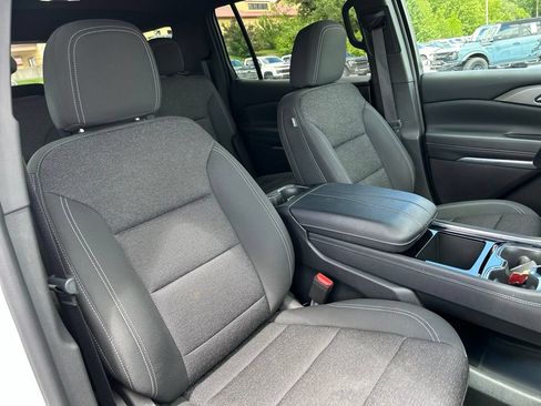 Used 2025 Chevrolet Traverse LT w/ Sun and Wheel Package AWD/4WD image 40