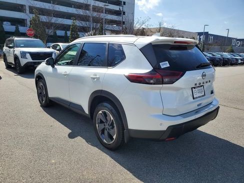 Certified 2024 Nissan Rogue SV w/ SV Premium Package image 6