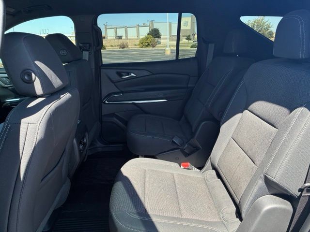Used 2026 Chevrolet Traverse LT w/ Midnight/Sport Edition FWD image 13