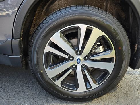 Used 2018 Subaru Outback 3.6R Limited AWD/4WD image 6