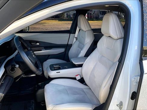 Used 2023 Nissan Ariya FWD image 9