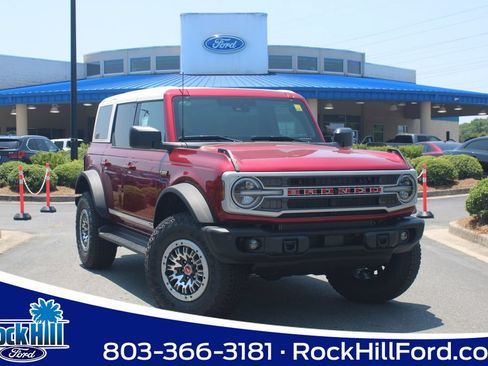 New 2026 Ford Bronco Outer Banks w/ Sasquatch Package AWD/4WD image 1