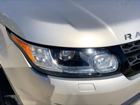 Used 2017 Land Rover Range Rover Sport SE image 26