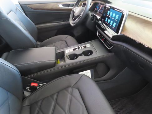 New 2026 Volkswagen Atlas SE image 26