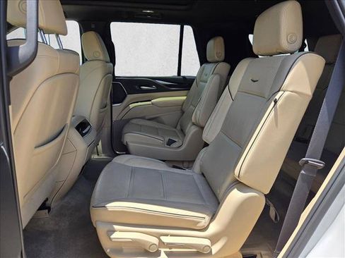 Used 2023 Cadillac Escalade Premium Luxury w/ Performance Package AWD/4WD image 20