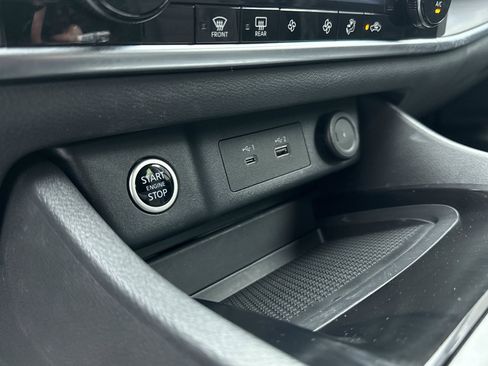Used 2023 Nissan Rogue SV AWD/4WD image 19