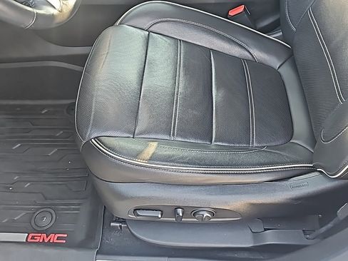 Used 2019 GMC Acadia Denali w/ Technology Package image 11