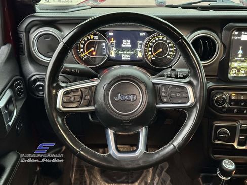 Used 2021 Jeep Wrangler Unlimited Sahara w/ Uconnect 4C Nav & Sound Group image 17