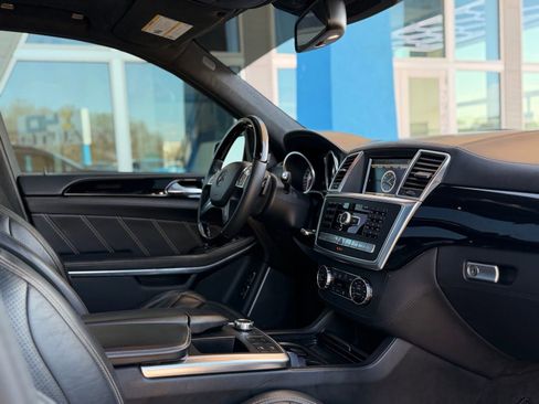 Used 2014 Mercedes-Benz GL 63 AMG 4MATIC image 37