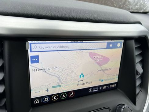 Certified 2023 GMC Acadia SLE w/ Driver Convenience Package image 16