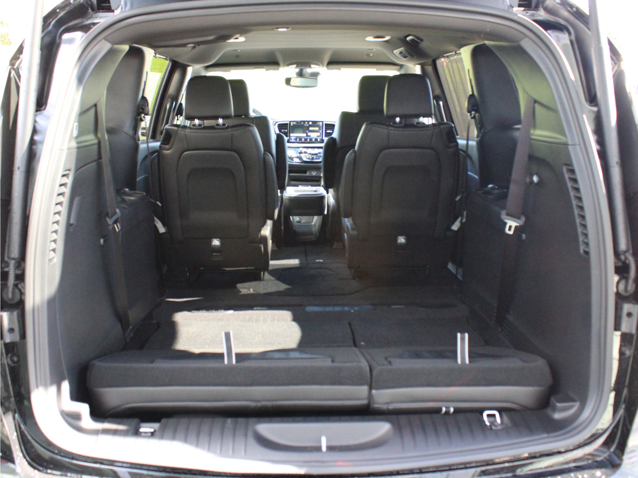 New 2027 Chrysler Pacifica Select FWD image 36