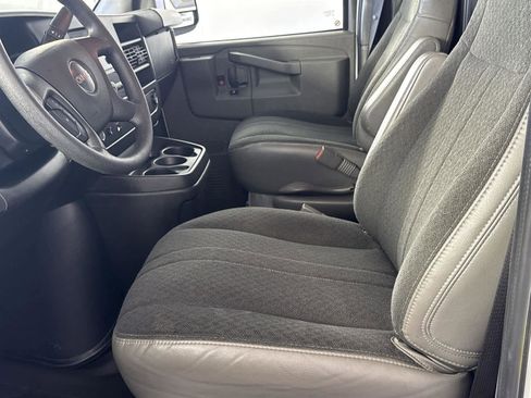 Used 2024 GMC Savana 2500 w/ Driver Convenience Package image 12
