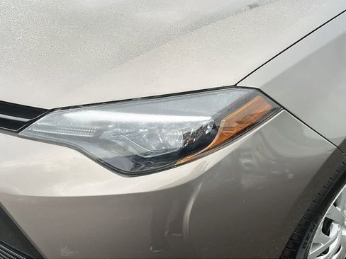 Used 2018 Toyota Corolla LE image 7